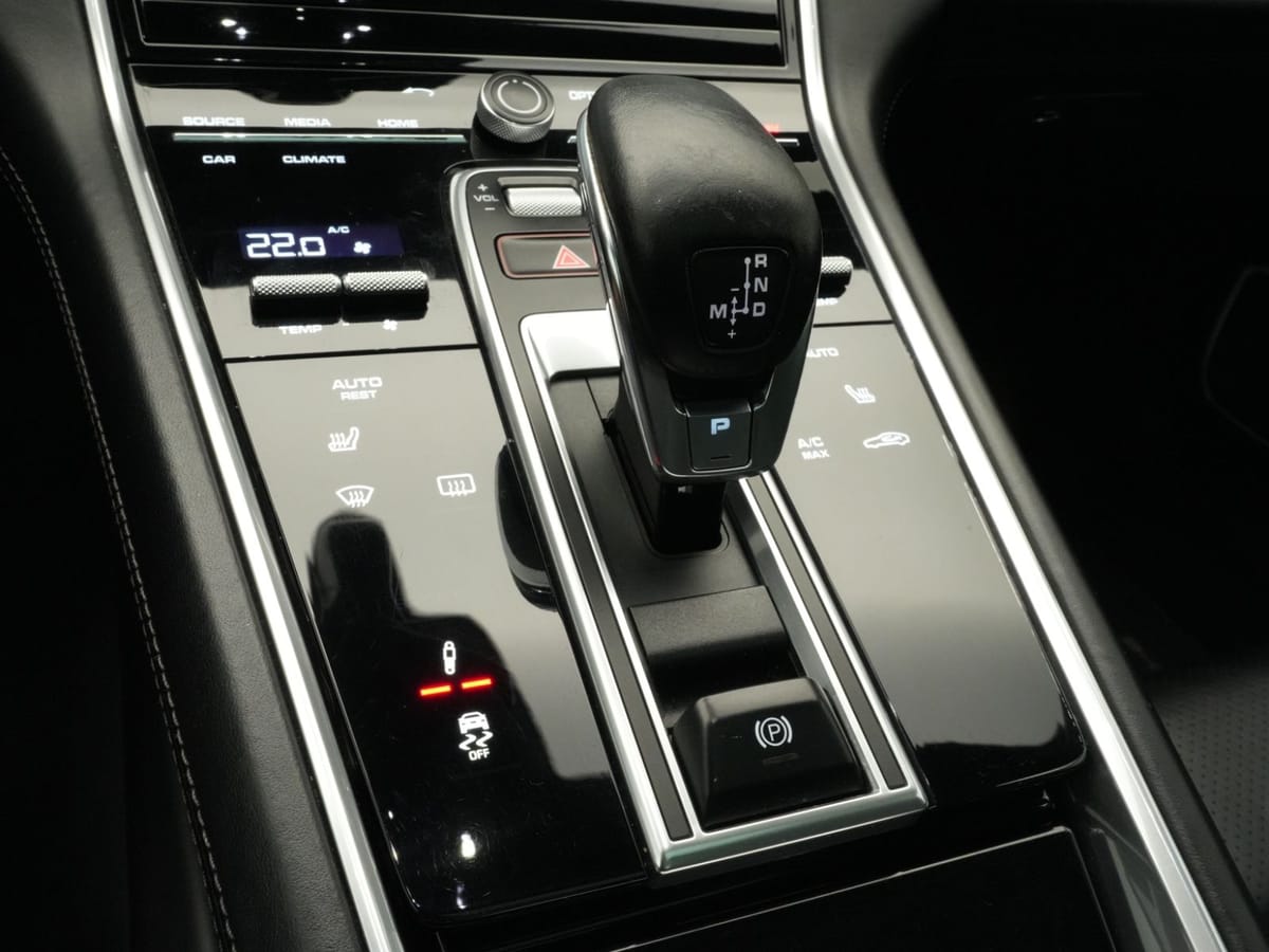 Porsche Panamera Turbo Sport Turismo PANO MATRIX KEYLESS foto 14