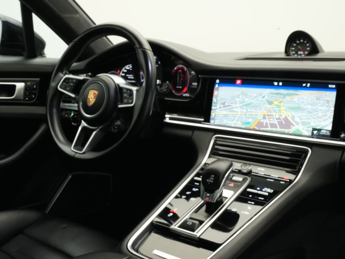 Porsche Panamera Turbo Sport Turismo PANO MATRIX KEYLESS foto 18