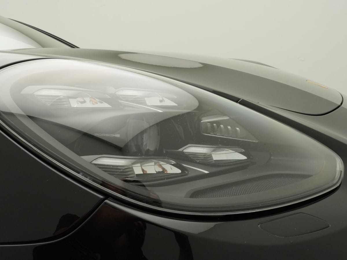 Porsche Panamera Turbo Sport Turismo PANO MATRIX KEYLESS foto 24