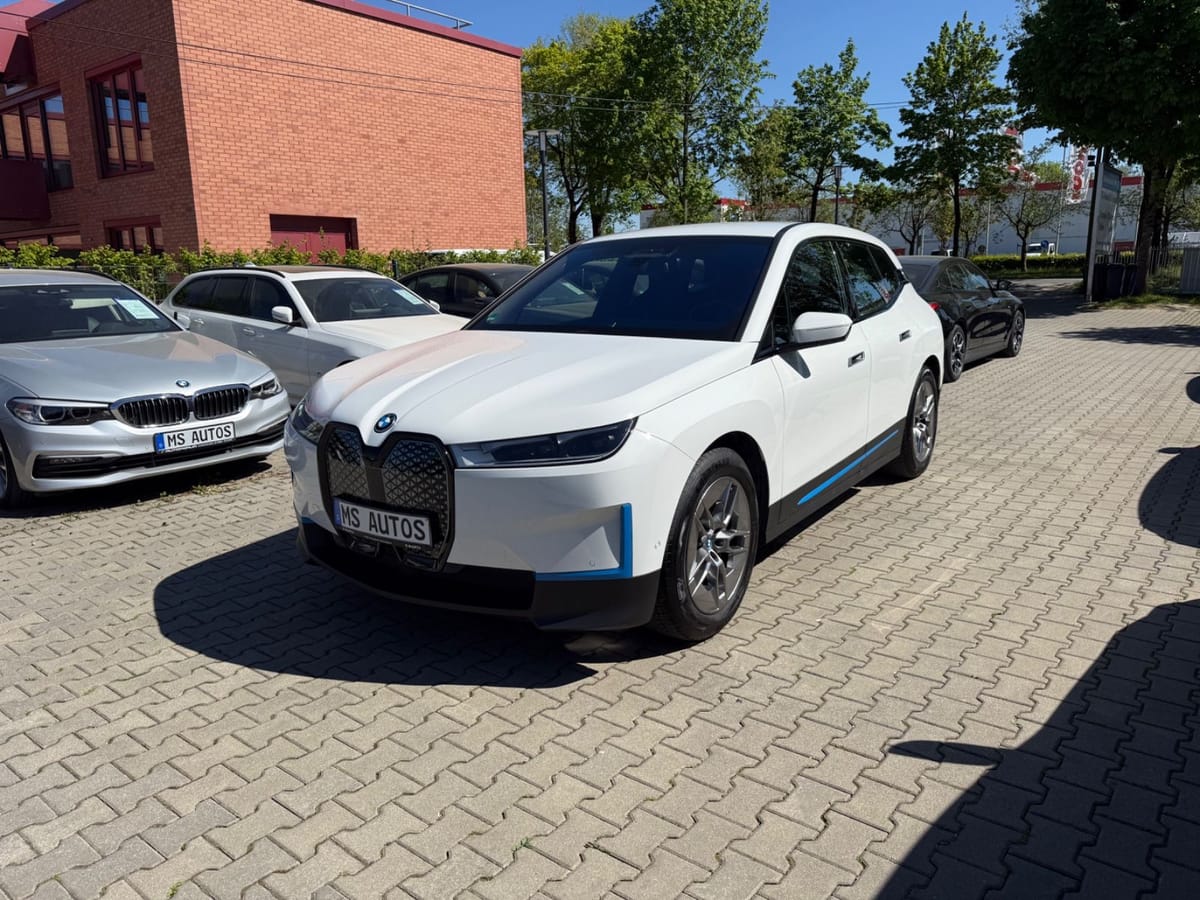 BMW iX 40 xDrive 2022