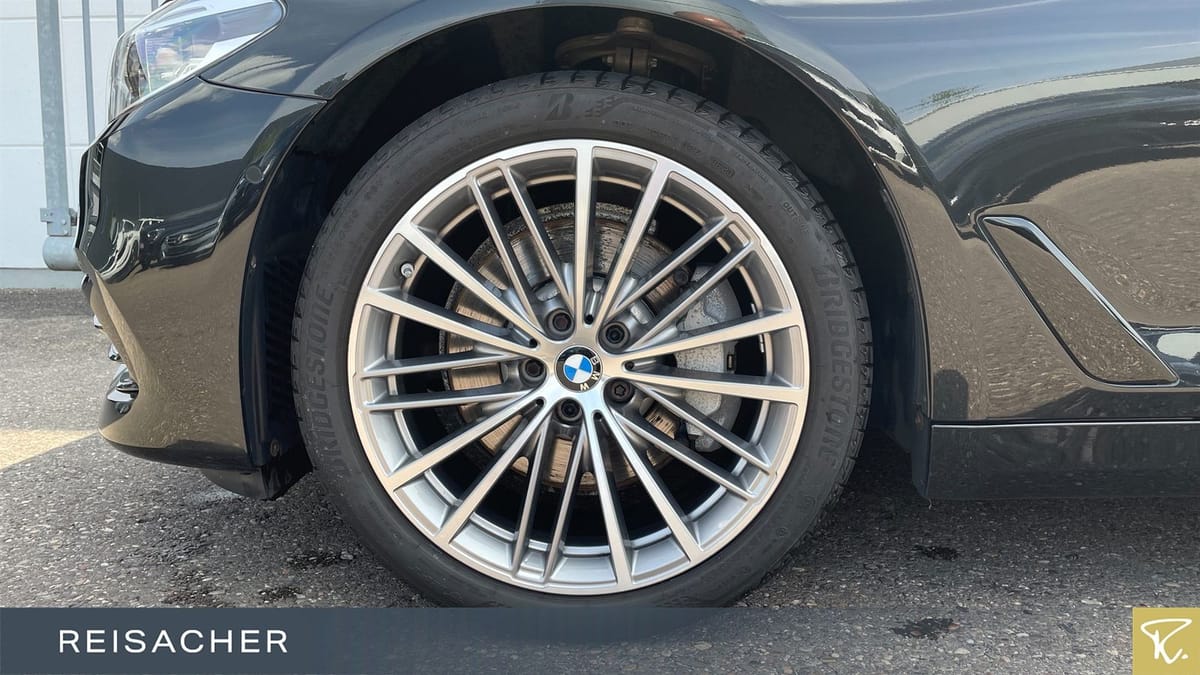 BMW 530d xDrive Tou Sport-Line Pano StdHzg DA foto 3