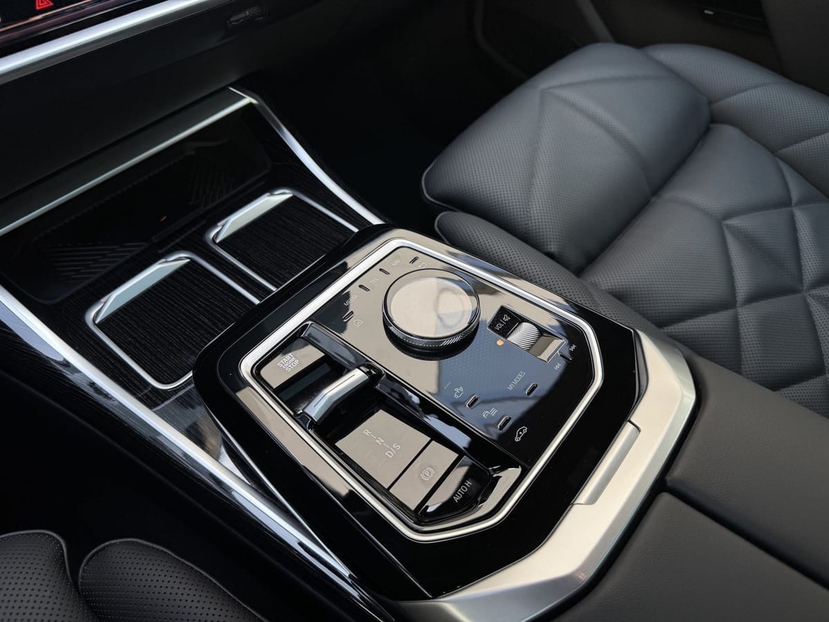 BMW 740d xDrive M Sport DA/PA Prof SkyPano TV AHK foto 17