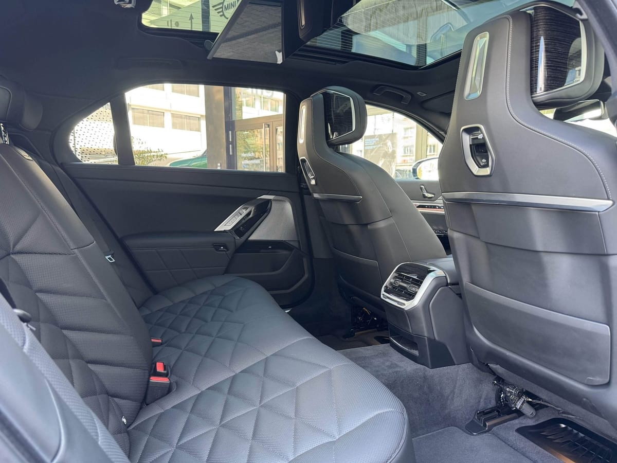 BMW 740d xDrive M Sport DA/PA Prof SkyPano TV AHK foto 4
