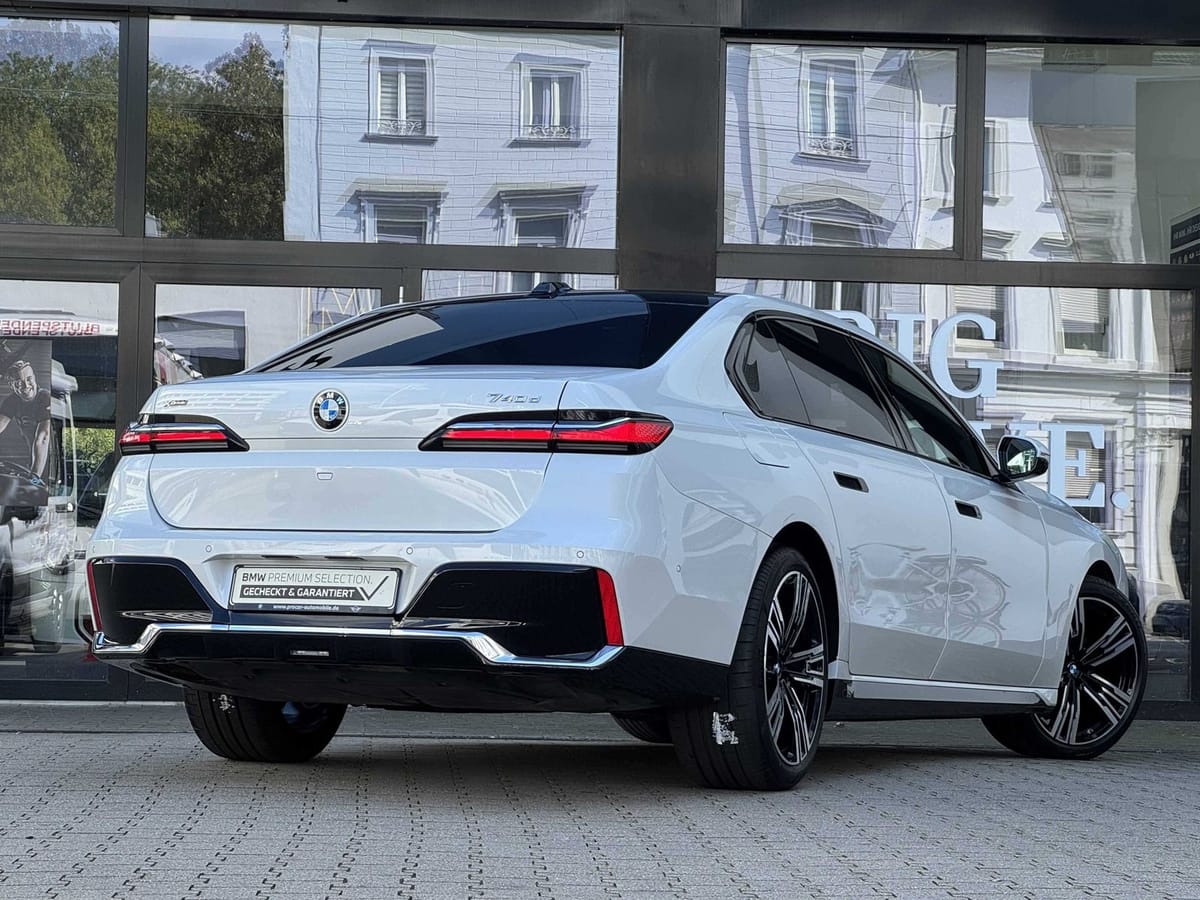 BMW 740d xDrive M Sport DA/PA Prof SkyPano TV AHK foto 5