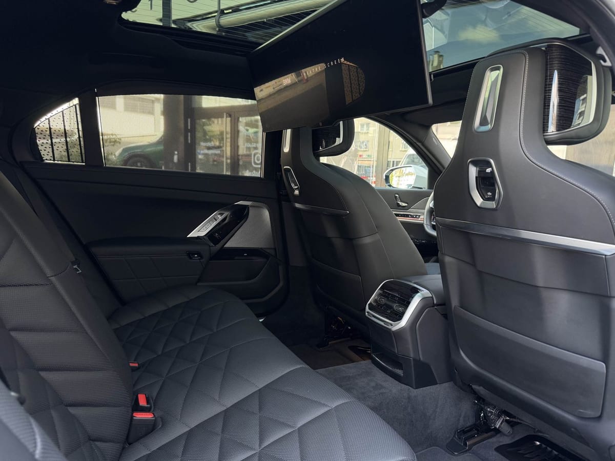 BMW 740d xDrive M Sport DA/PA Prof SkyPano TV AHK foto 6