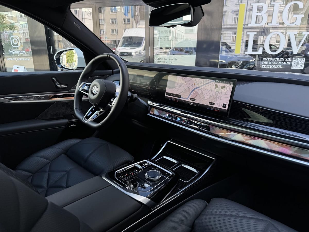 BMW 740d xDrive M Sport DA/PA Prof SkyPano TV AHK foto 8