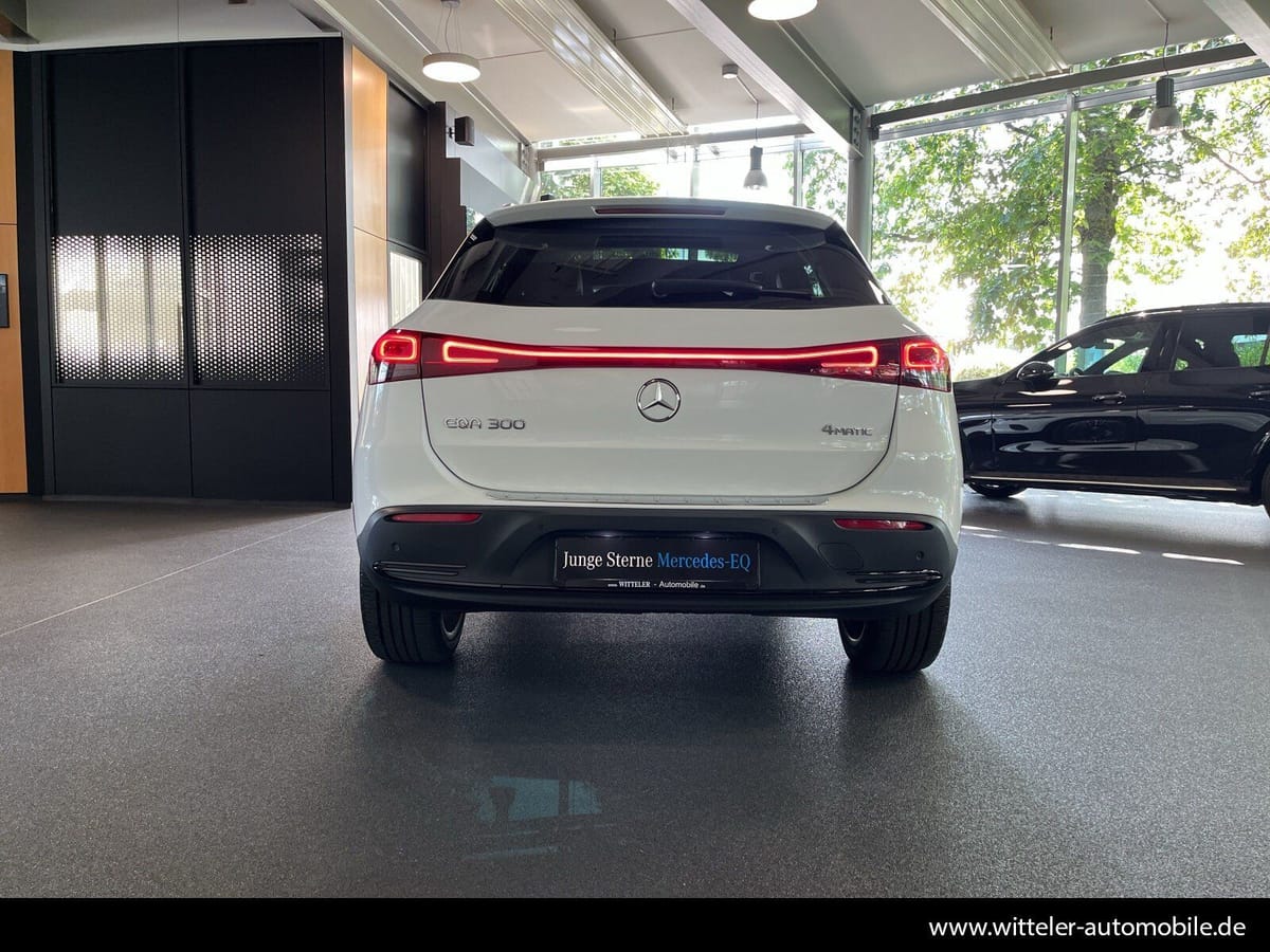 Mercedes-Benz EQA 300 4MATIC Electric Art LED/AHK/PANO/KEYLESS foto 11
