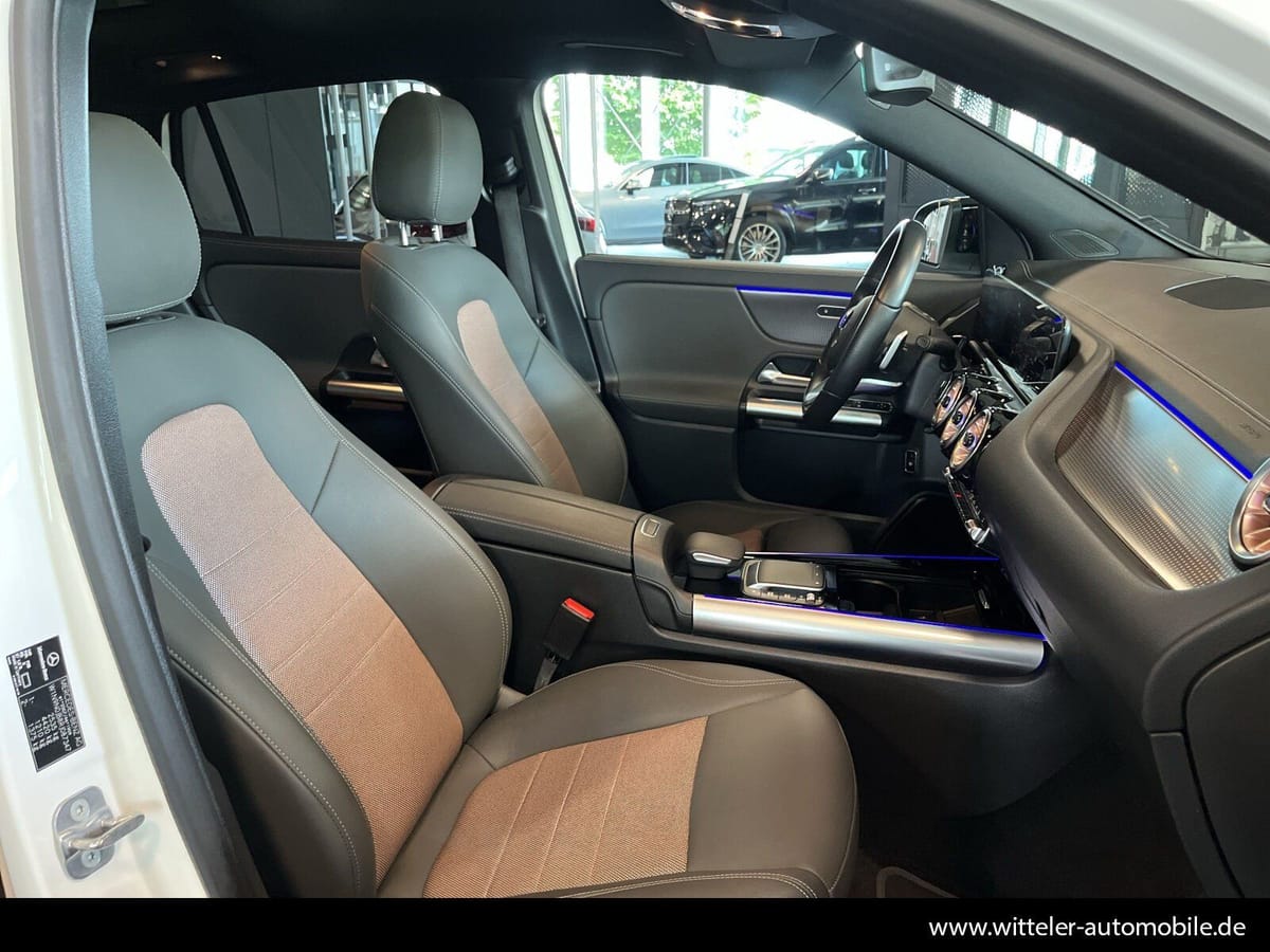 Mercedes-Benz EQA 300 4MATIC Electric Art LED/AHK/PANO/KEYLESS foto 16