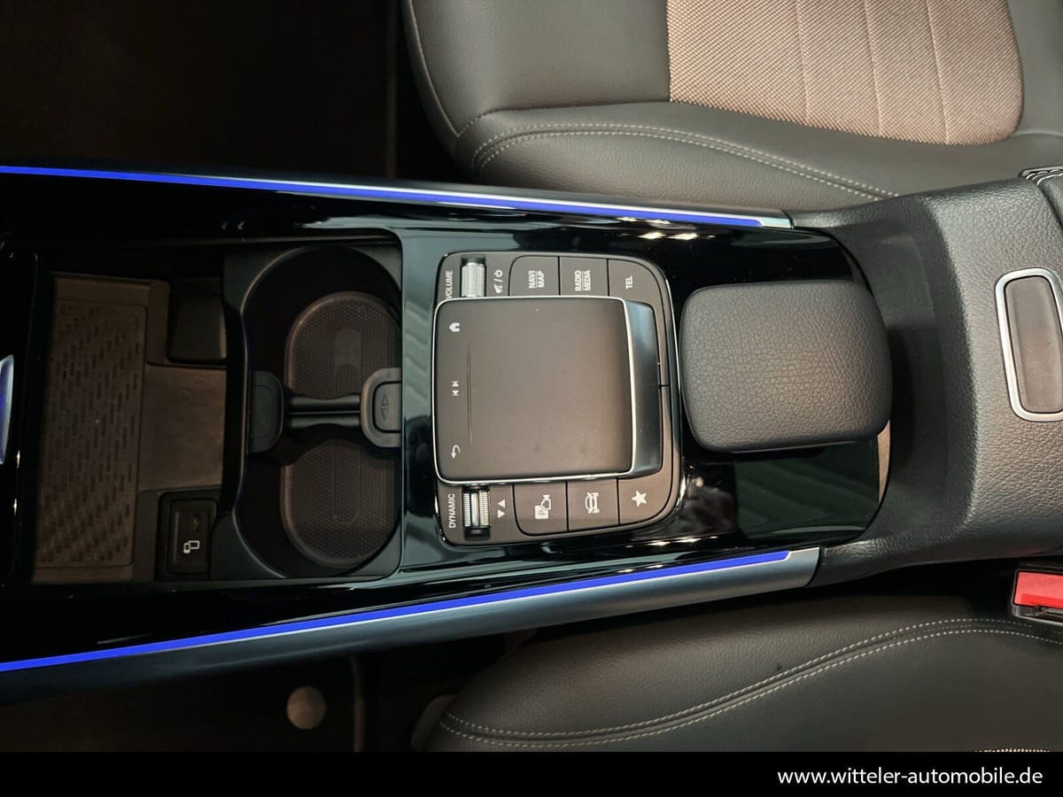 Mercedes-Benz EQA 300 4MATIC Electric Art LED/AHK/PANO/KEYLESS foto 25