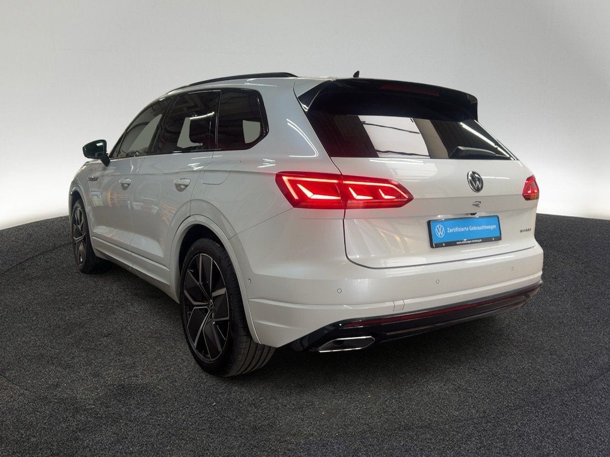 Volkswagen Touareg 3.0 V6 TSI eHybrid AHK Pano Matrix HUD D foto 3