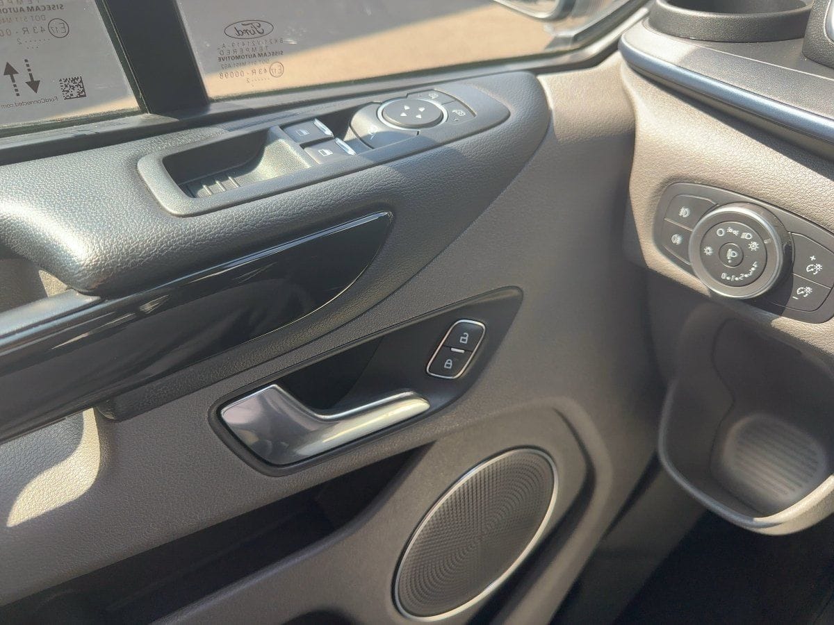 Ford TOURNEO CUSTOM 320 L1 Active 136 kW foto 16