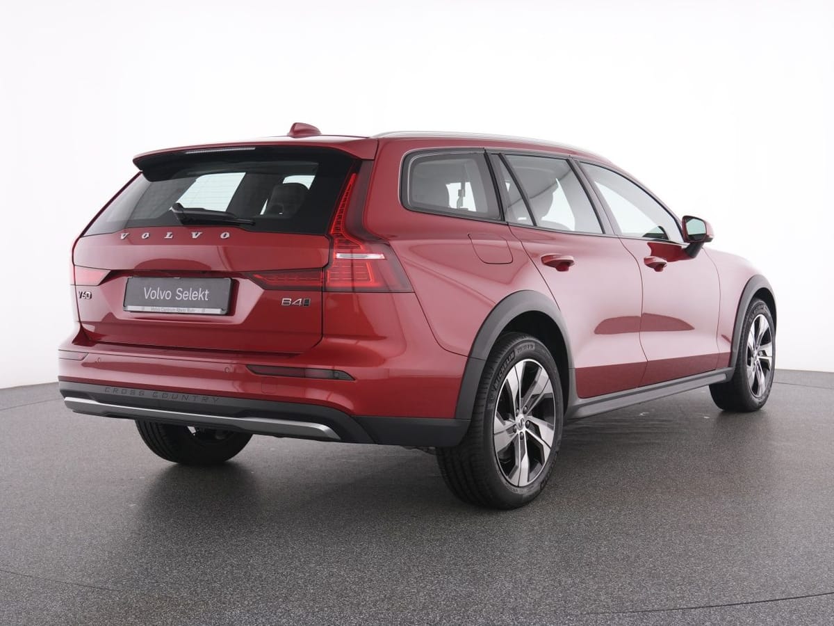 Volvo V60 Cross Country B4 AWD PLUS 18' MEMORY LEDER foto 3