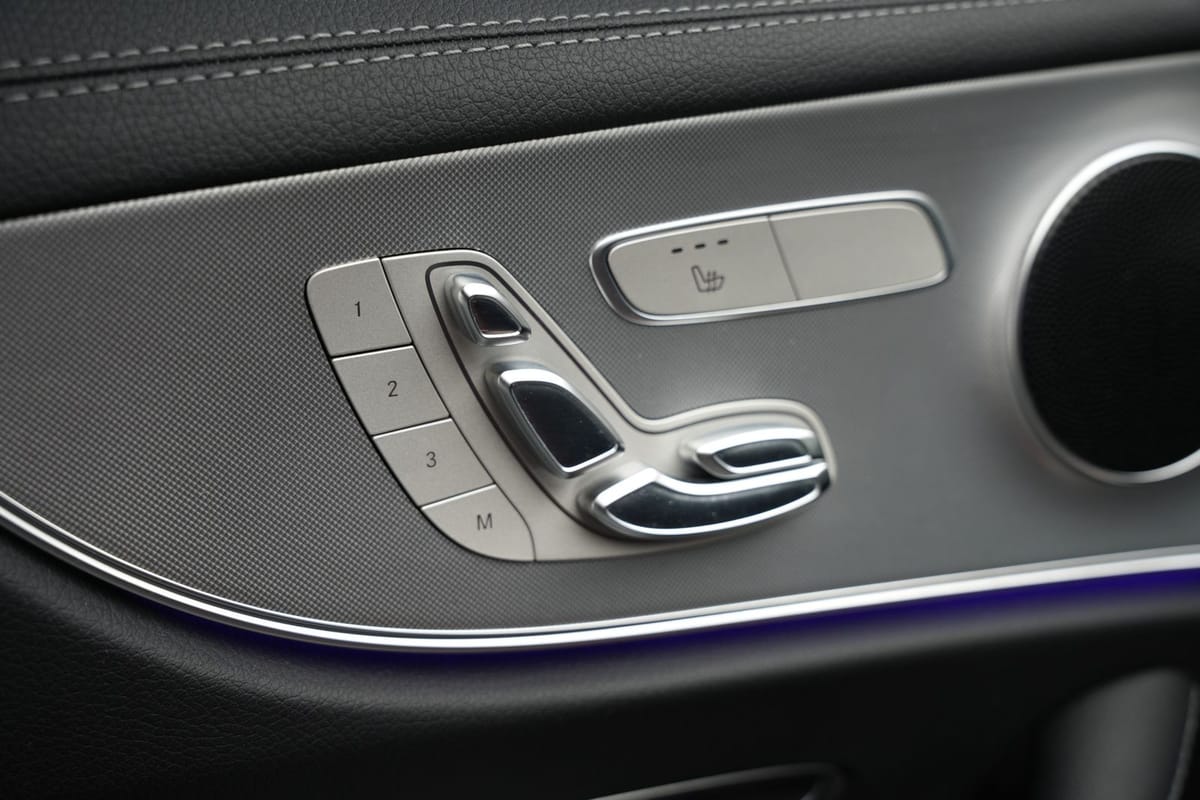 Mercedes-Benz E E 300 Coupe AMG-Line Ambiente 360°KAM Memory foto 12