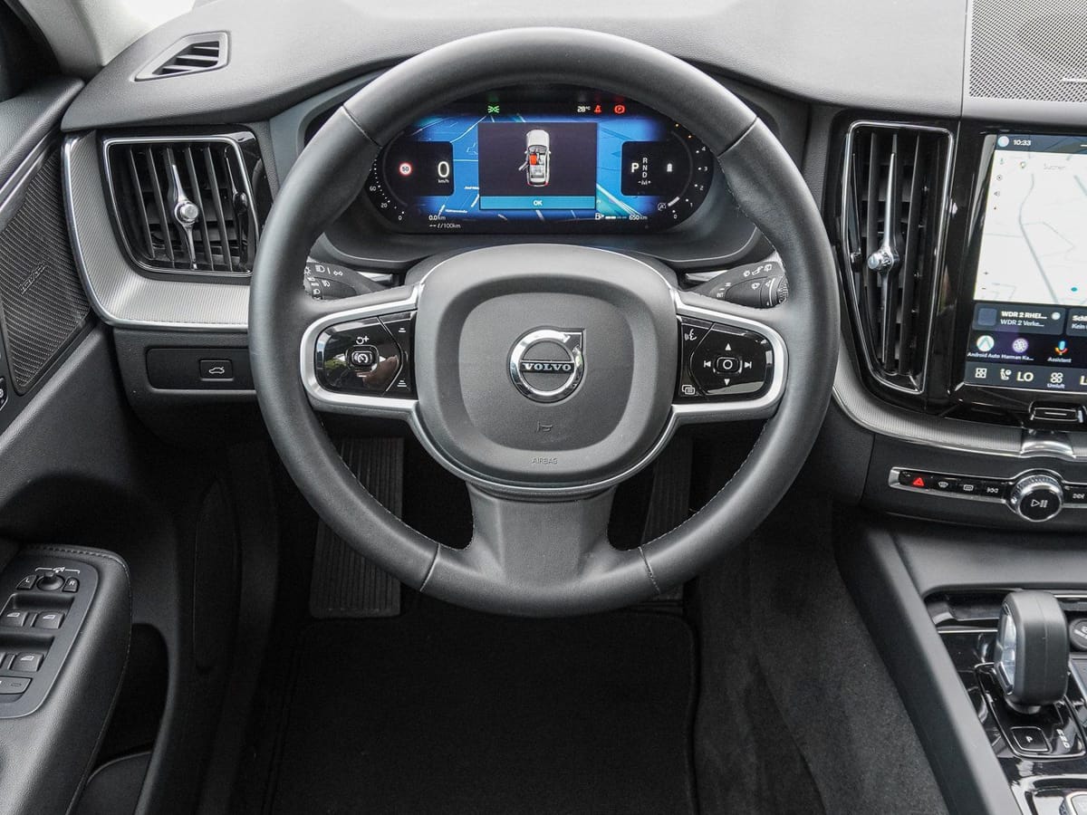 Volvo XC60 B4 D AWD Plus Dark 19ZOLL AHK 360° H&K PILO foto 11