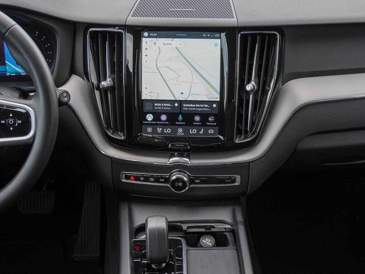 Volvo XC60 B4 D AWD Plus Dark 19ZOLL AHK 360° H&K PILO foto 12