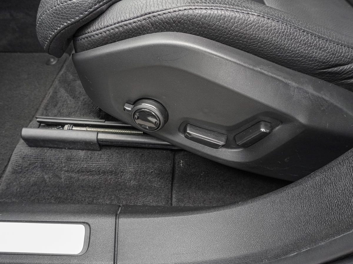 Volvo XC60 B4 D AWD Plus Dark 19ZOLL AHK 360° H&K PILO foto 15