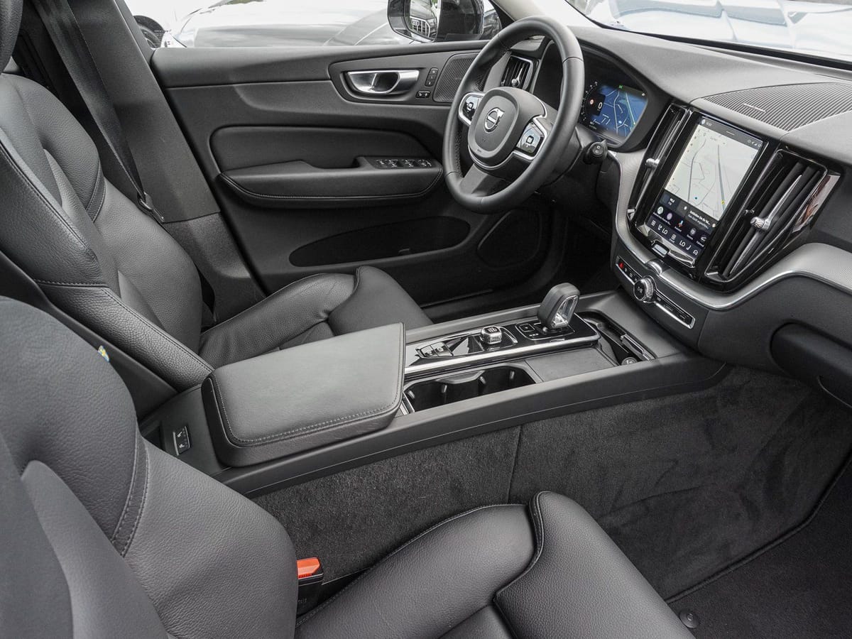 Volvo XC60 B4 D AWD Plus Dark 19ZOLL AHK 360° H&K PILO foto 8
