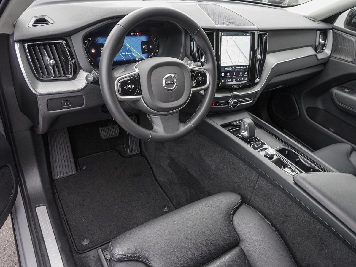 Volvo XC60 B4 D AWD Plus Dark 19ZOLL AHK 360° H&K PILO foto 9