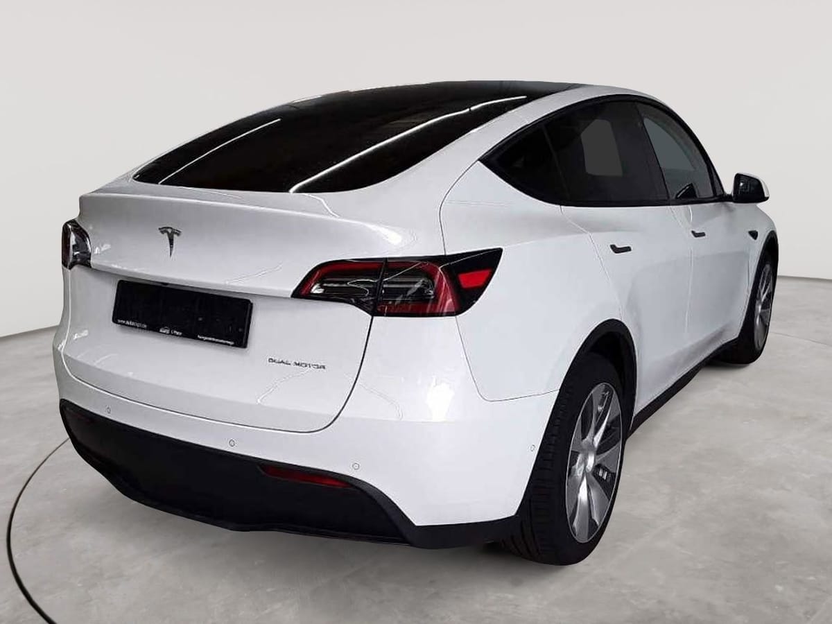 Tesla Model Y Long Range Dual Motor AWD foto 4