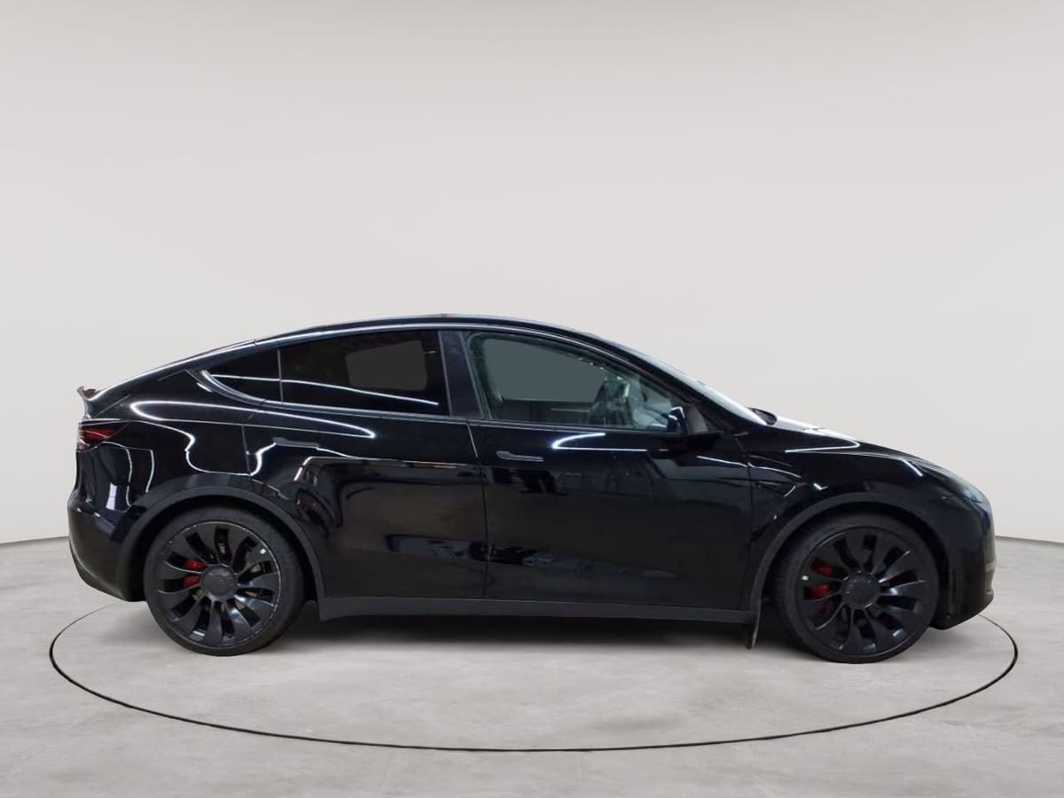 Tesla Model Y Performance Dual Motor AWD foto 3