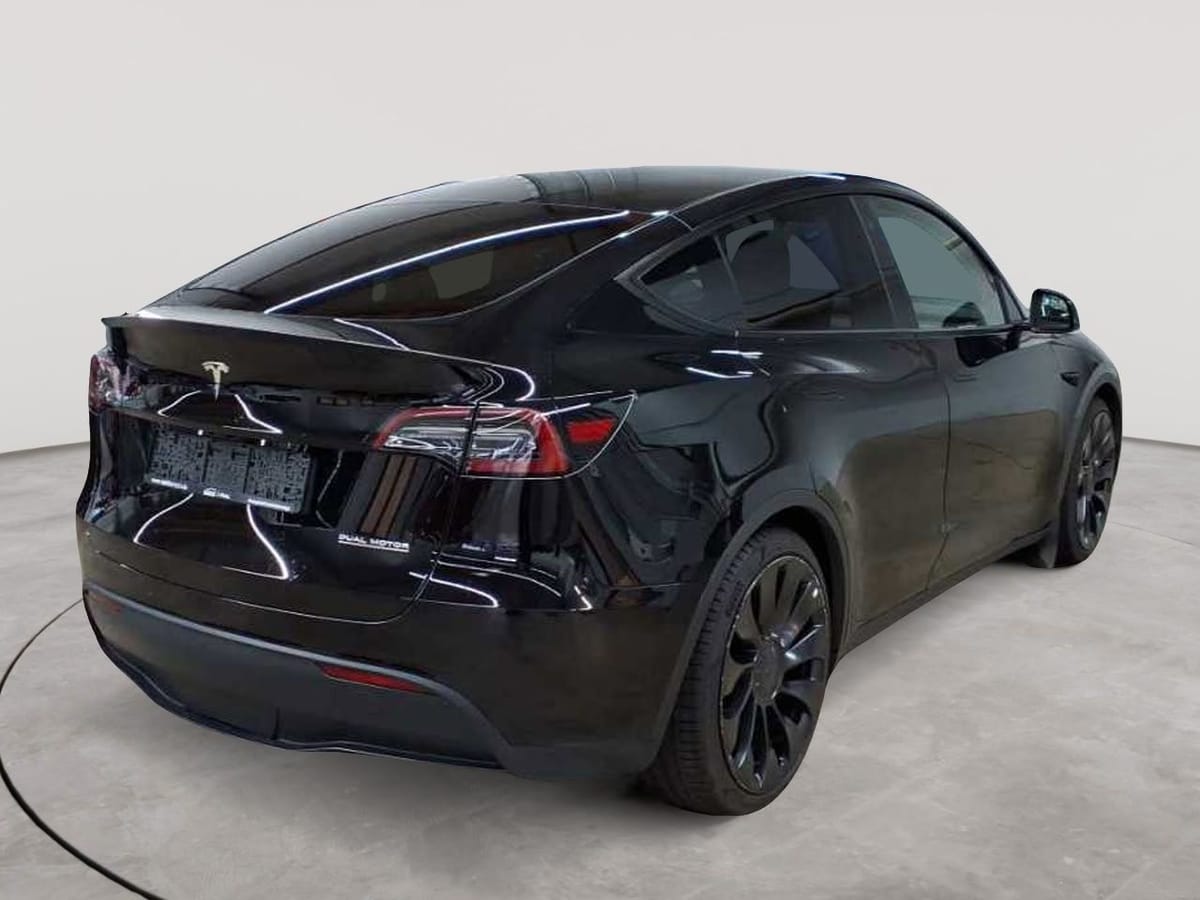 Tesla Model Y Performance Dual Motor AWD foto 4