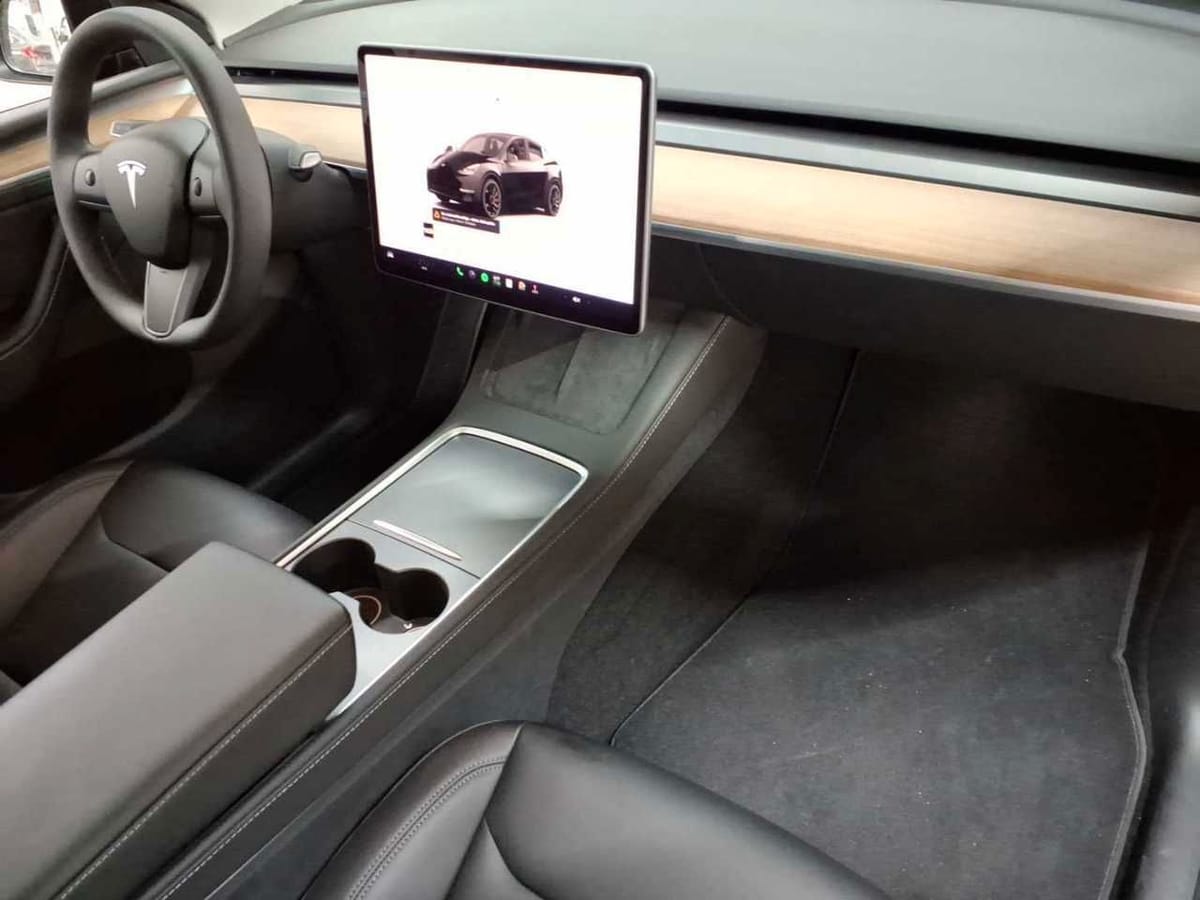 Tesla Model Y Performance Dual Motor AWD foto 9