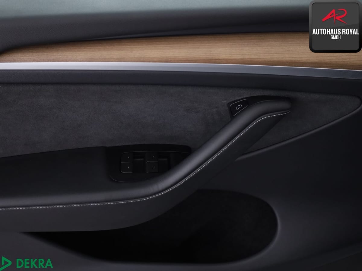 Tesla Model Y PERFORMANCE Dual Motor AWD PANO,360GRAD foto 15