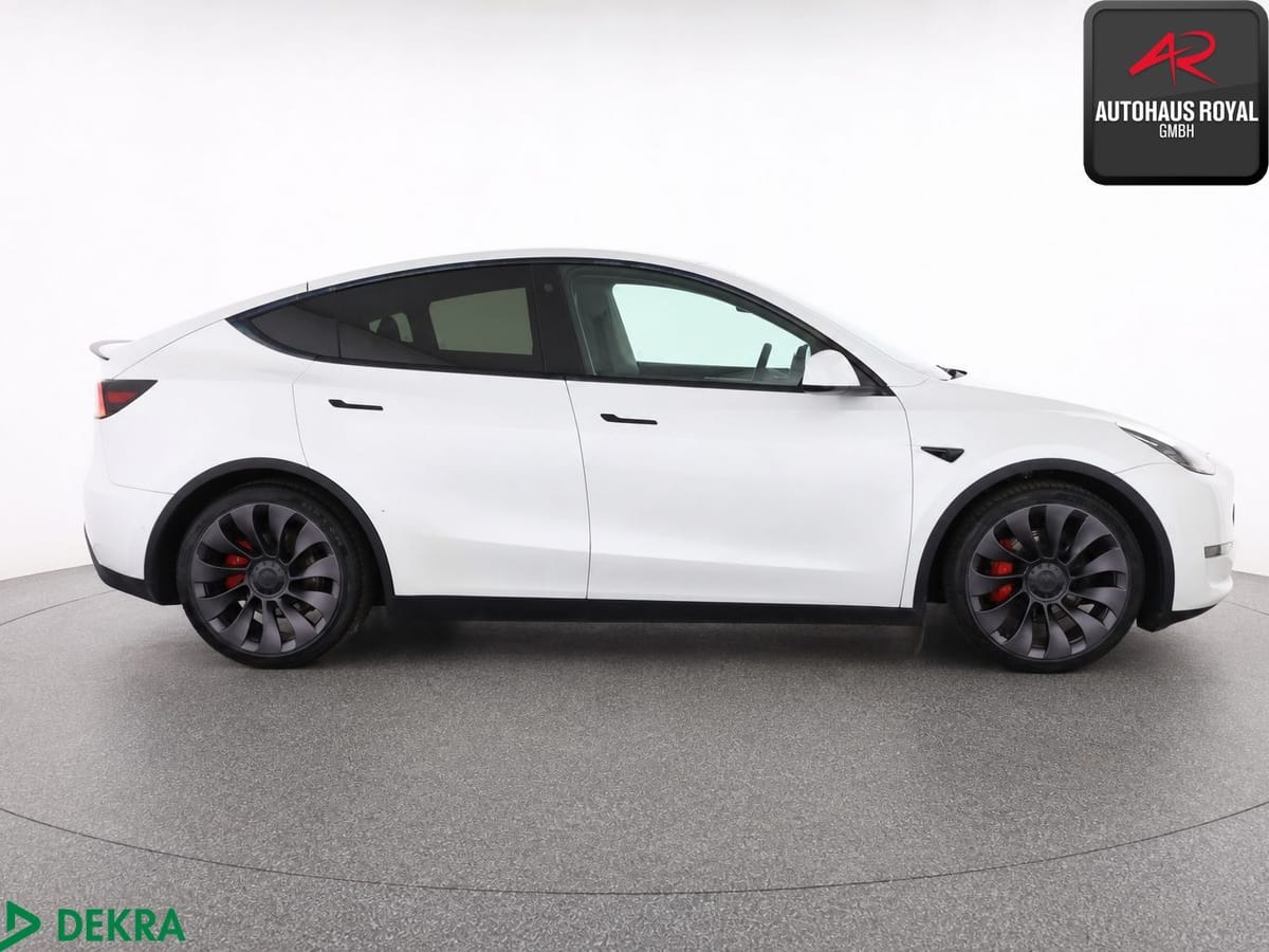 Tesla Model Y PERFORMANCE Dual Motor AWD PANO,360GRAD foto 6