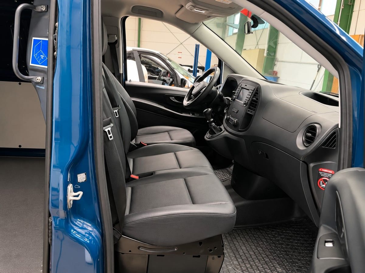 Mercedes-Benz Vito Kasten 111CDI FWD Kompakt*AHK*Kamera*1.Hand foto 2