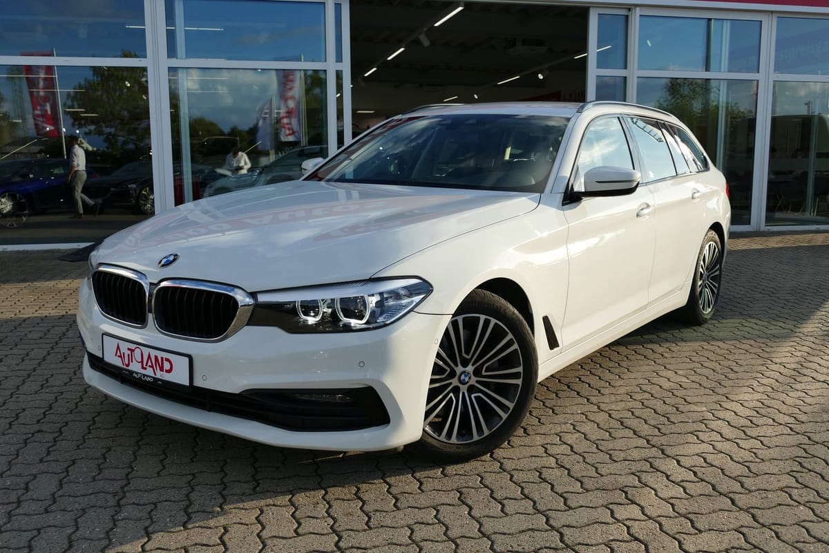 BMW 530i Touring Sport Line Aut. LED Navi DAB Kamera foto 2