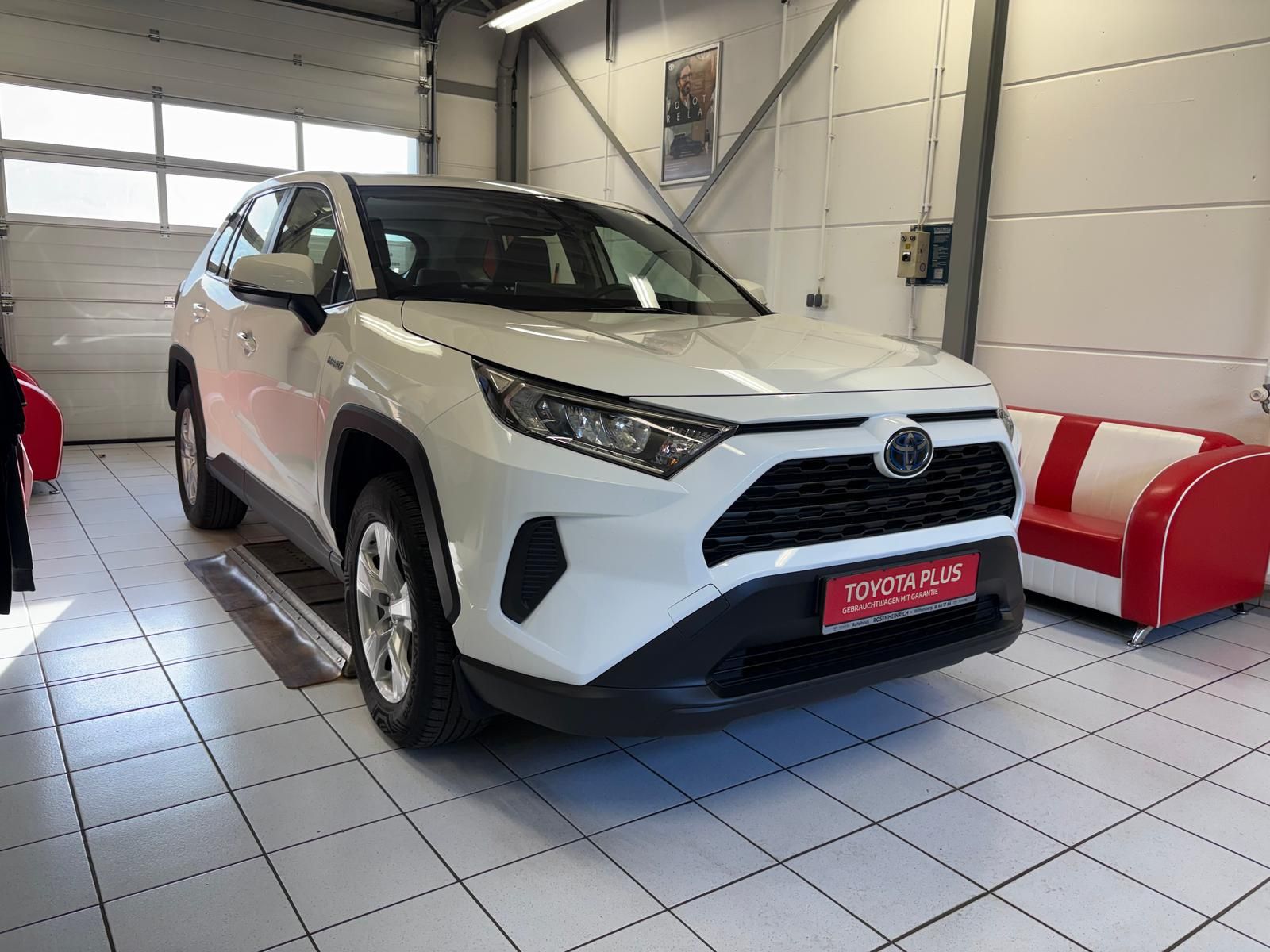Toyota RAV4 Hybrid 4x2 Basis foto 2