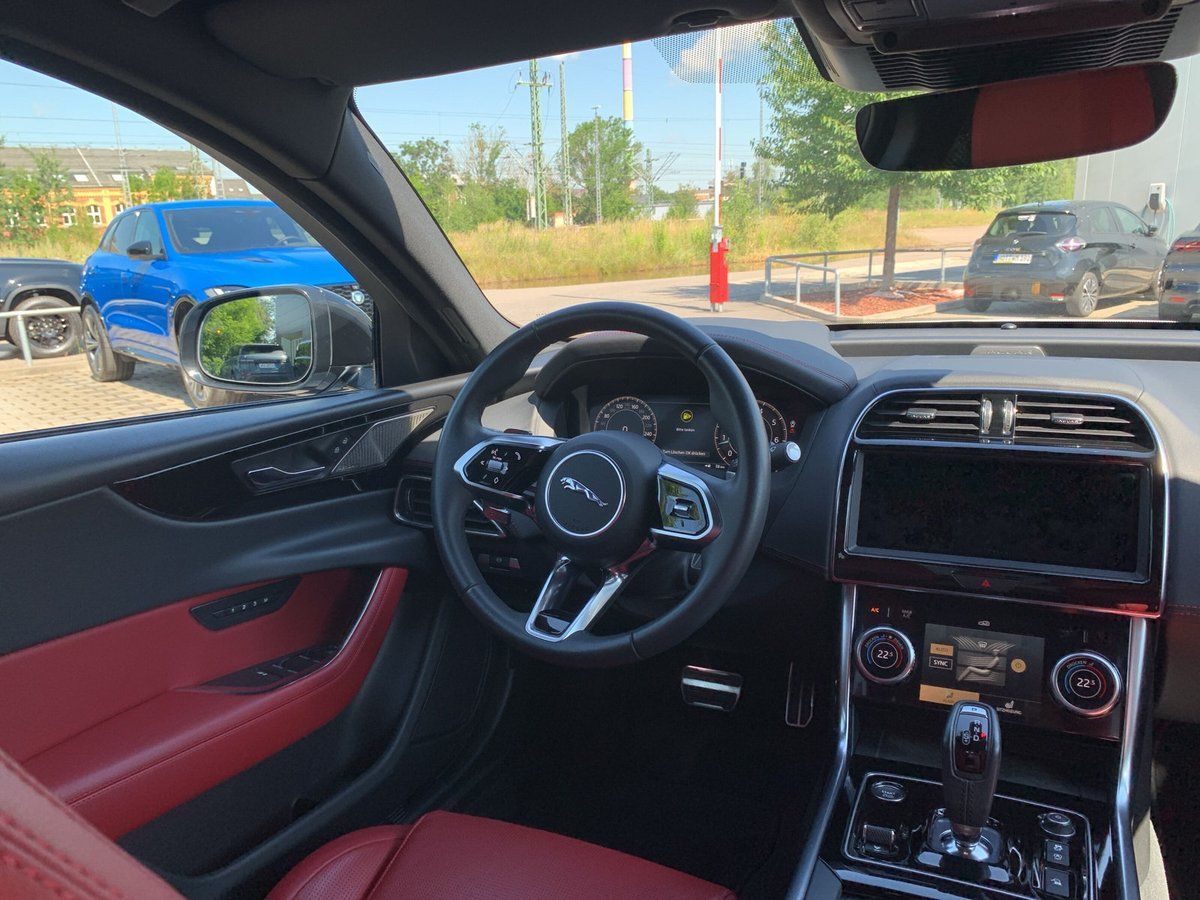 Jaguar XE P250 R-DYNAMIC SE 19"LMF+ACC+LED+SHZG+DAB+EPH foto 13