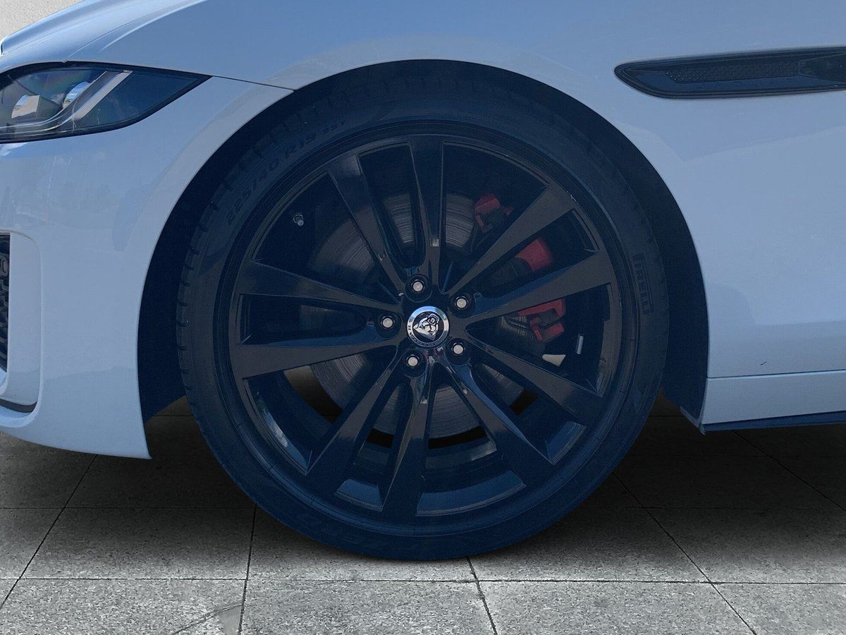Jaguar XE P250 R-DYNAMIC SE 19"LMF+ACC+LED+SHZG+DAB+EPH foto 9