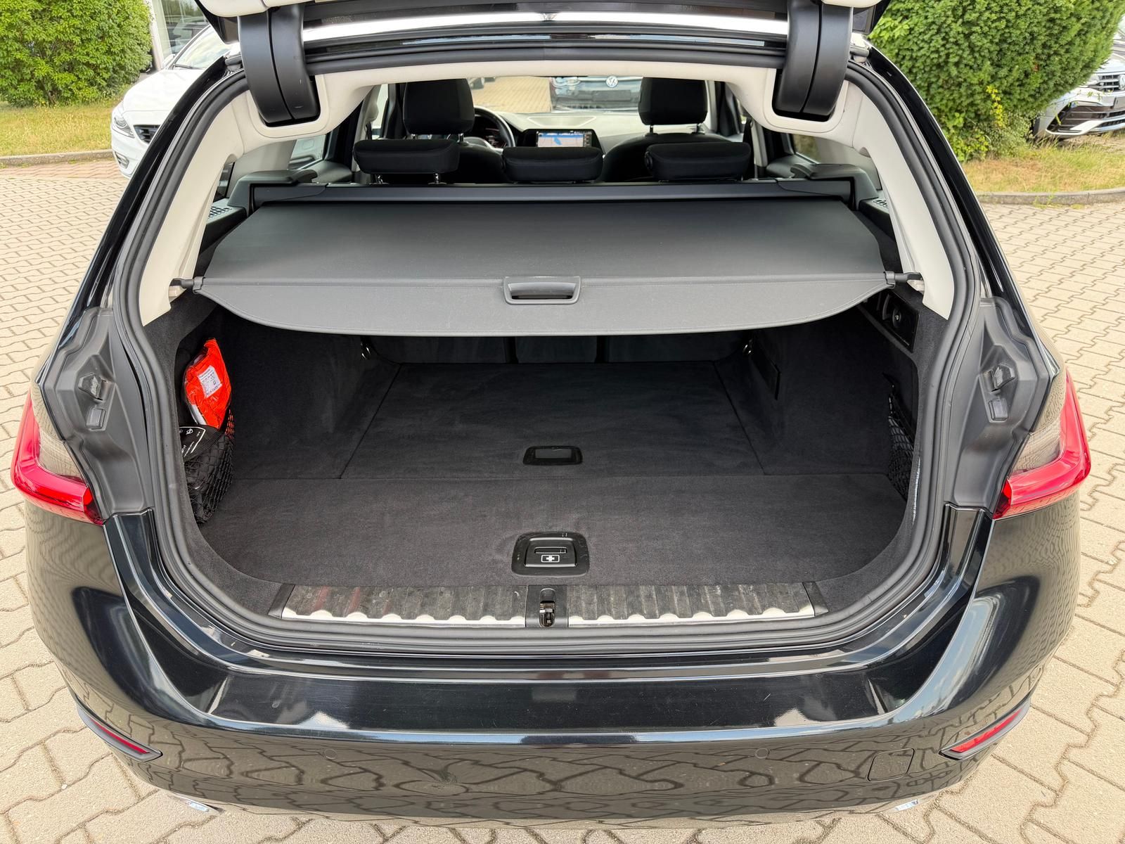 BMW 320d Advantage Navi AHK Panorama PDC foto 11