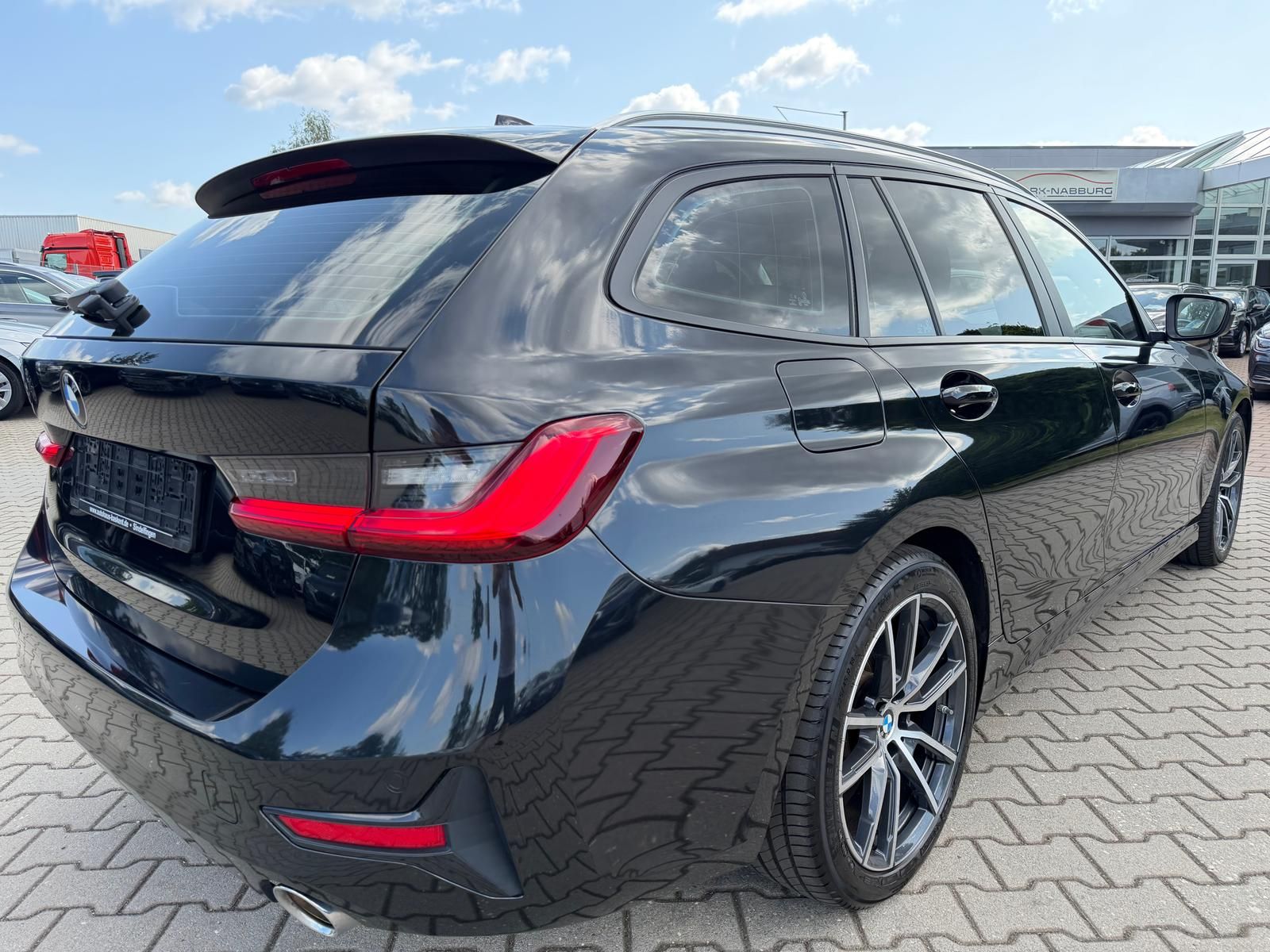 BMW 320d Advantage Navi AHK Panorama PDC foto 4
