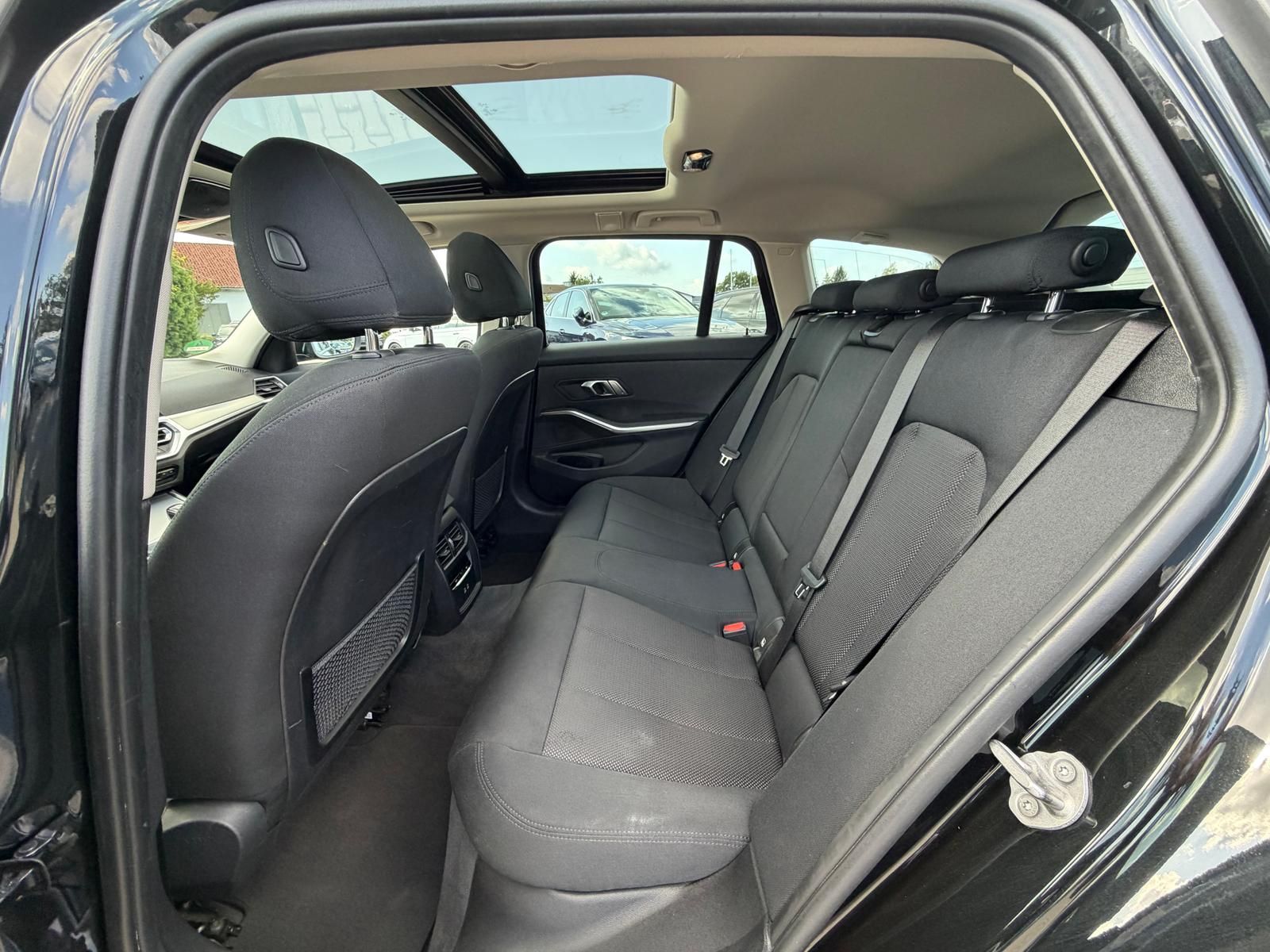 BMW 320d Advantage Navi AHK Panorama PDC foto 10