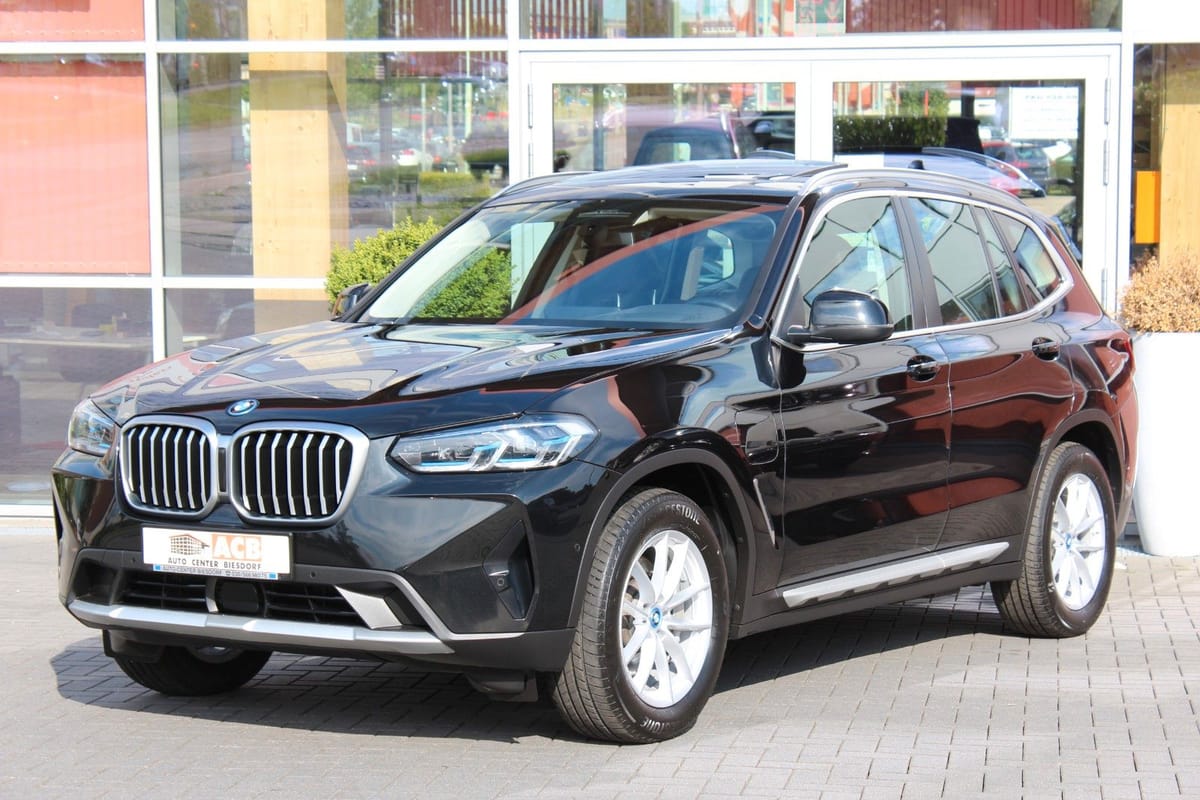 BMW X3 xDrive 30 e Laser Pano ACC HuD AHK Live-C foto 2