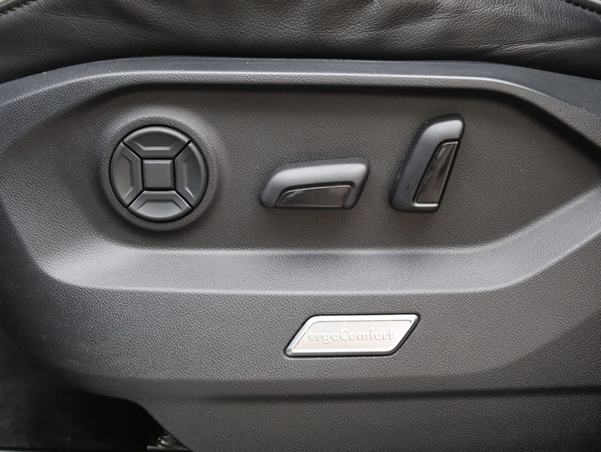 Volkswagen Touareg R-Line 4Motion Pano Memory AHK Luft 21 foto 20