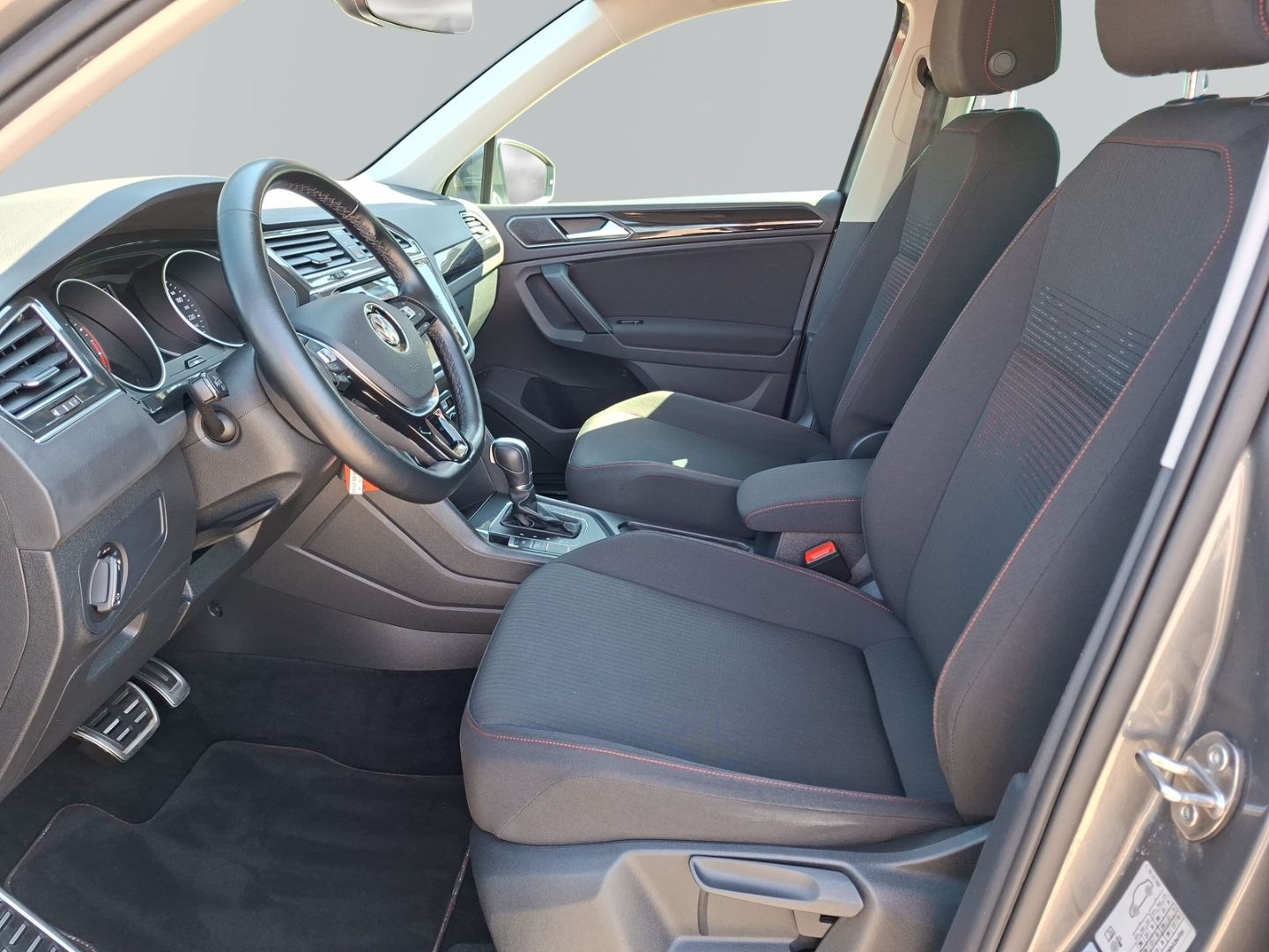 Volkswagen Tiguan R-Line 1.4 TSI Sound AHK LED APPConnect foto 8