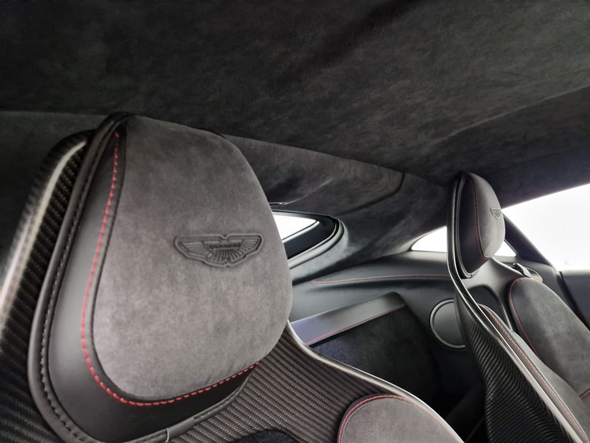 Aston Martin V8 Vantage F1 Carbon Performance Sitze foto 11