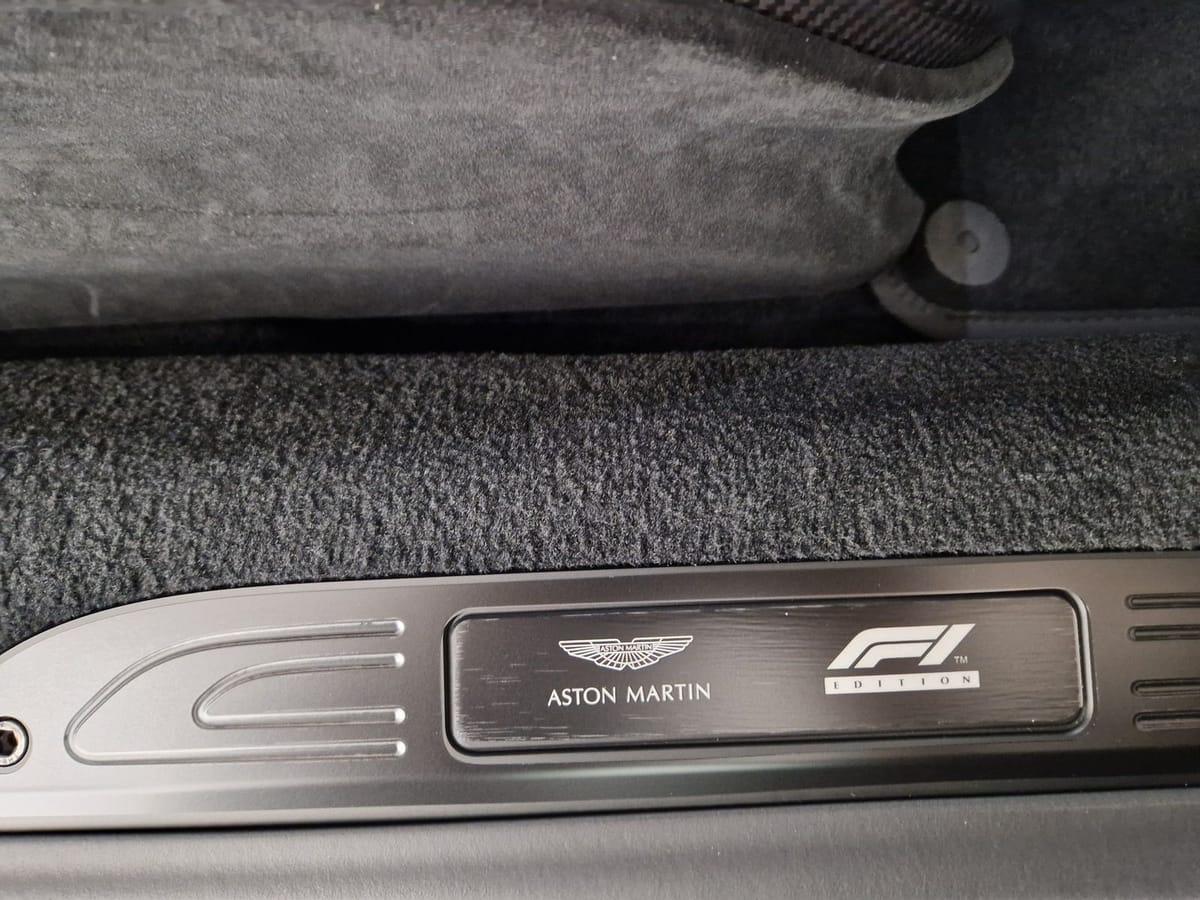 Aston Martin V8 Vantage F1 Carbon Performance Sitze foto 13