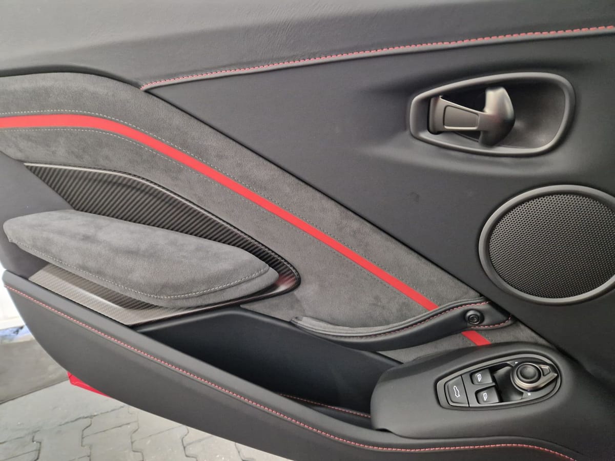 Aston Martin V8 Vantage F1 Carbon Performance Sitze foto 17