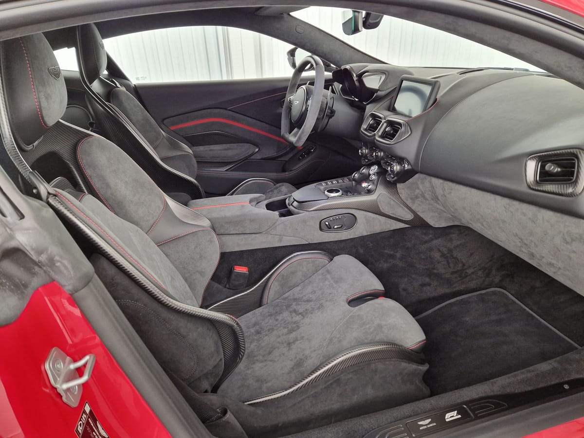 Aston Martin V8 Vantage F1 Carbon Performance Sitze foto 10