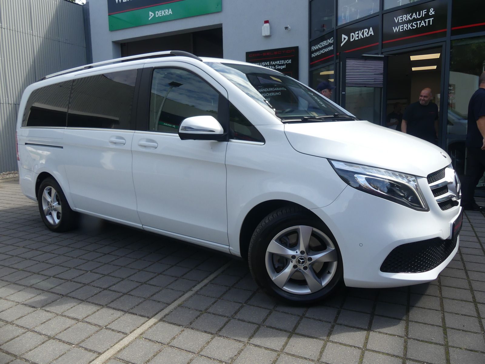 Mercedes-Benz V 220 d 7G-Tron lang 7-Sitze PANO STDHZ E-TÜR LE foto 1