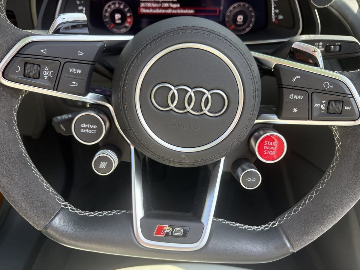 Audi R8 Spyder RWD Performance Keramik B&O Klappe foto 11