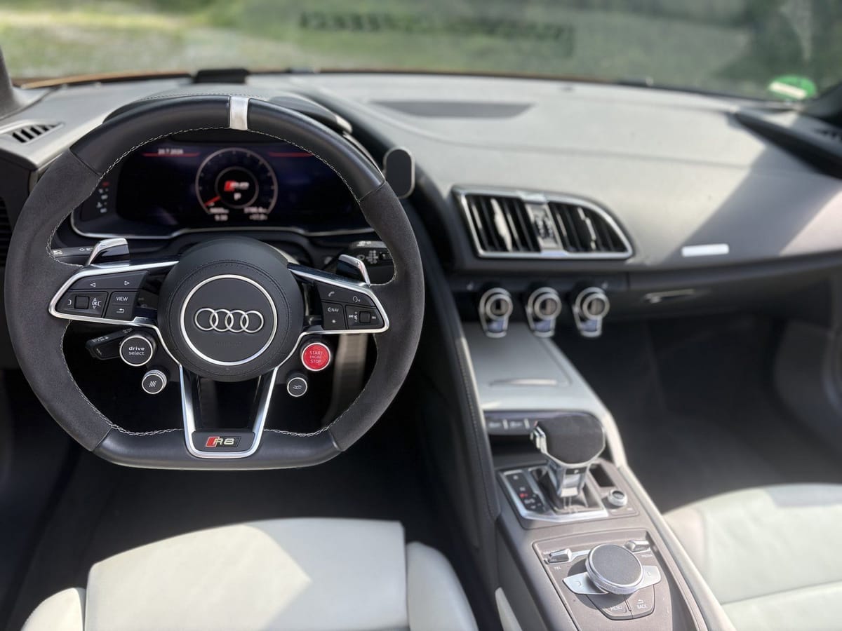Audi R8 Spyder RWD Performance Keramik B&O Klappe foto 3
