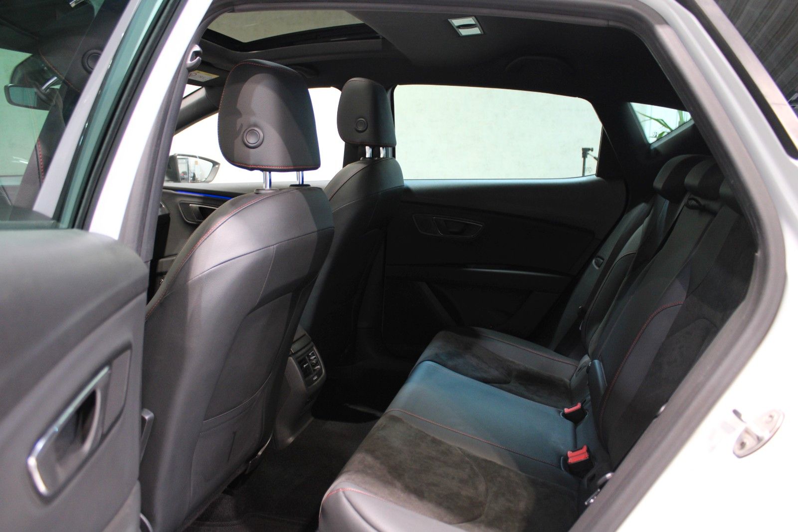 Seat Leon FR 1,5 TSI Panoramadach foto 10