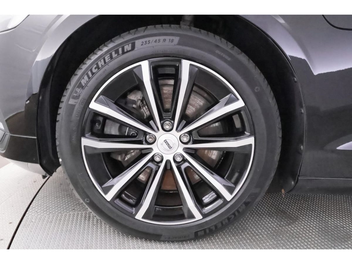 Volvo V60 T6Plug-In AWD Core LED CARPLAY AHK TEMPO foto 14