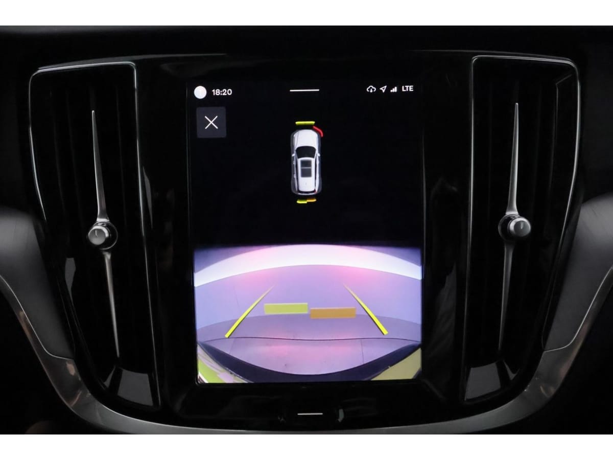 Volvo V60 T6Plug-In AWD Core LED CARPLAY AHK TEMPO foto 18