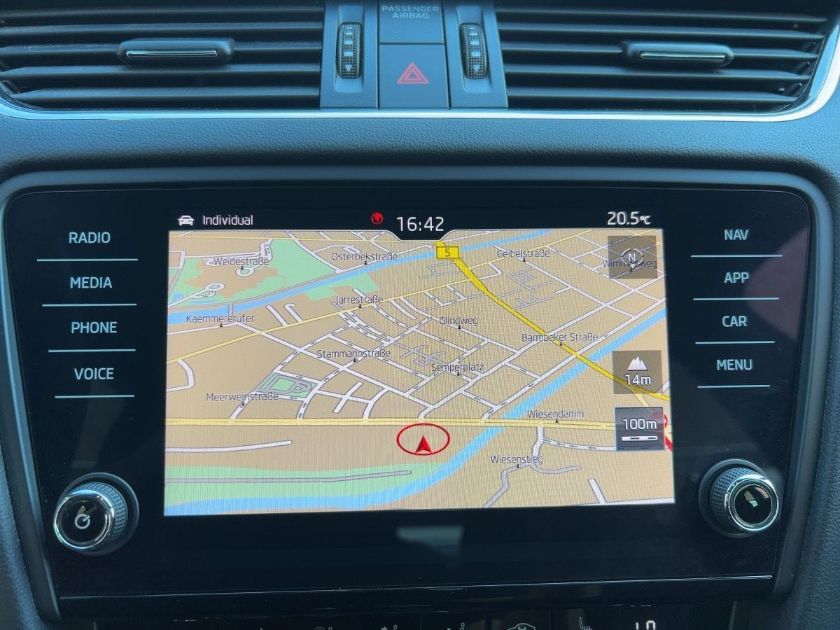 Skoda Octavia 2.0 TSI RS 6-Gang LED PDC Navi ACC foto 10